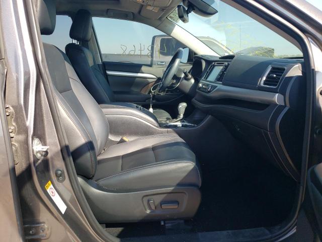 Photo 5 from auction – 2018 TOYOTA HIGHLANDER with VIN 5TDKZRFH0JS276838