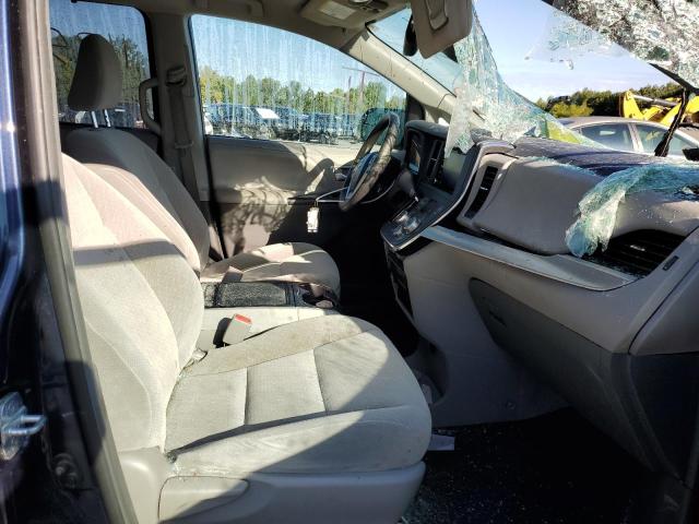 Photo 5 from auction – 2018 TOYOTA SIENNA LE with VIN 5TDKZ3DC6JS949989