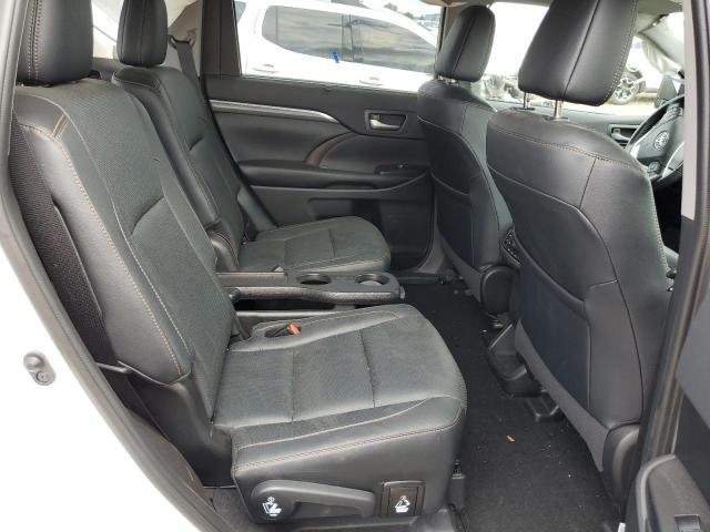 Photo 6 from auction – 2019 TOYOTA HIGHLANDER with VIN 5TDDGRFH3KS068422