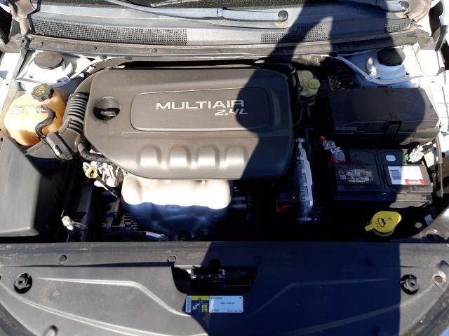 Photo 7 from auction – 2015 CHRYSLER 200 LIMITE with VIN 1C3CCCAB0FN747054