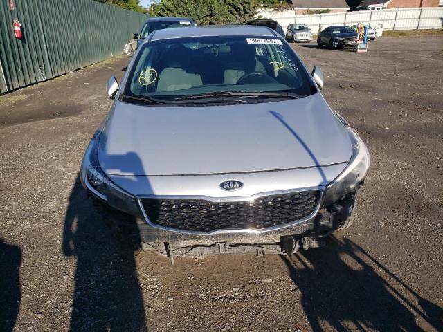 Photo 9 from auction – 2017 KIA FORTE LX with VIN 3KPFK4A74HE030340