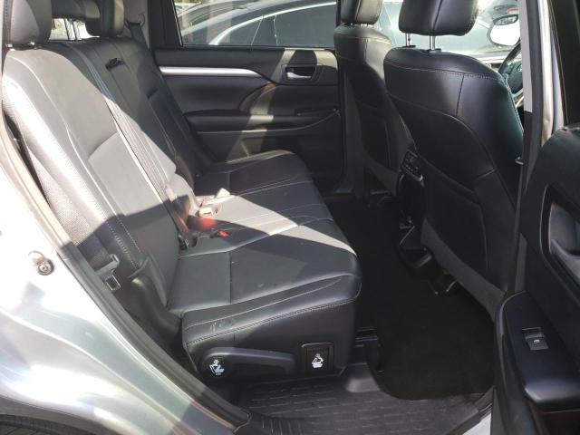 Photo 6 from auction – 2017 TOYOTA HIGHLANDER with VIN 5TDJZRFHXHS375138