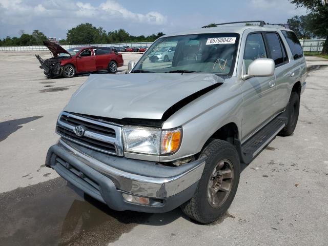 Photo 2 from auction – 2000 TOYOTA 4RUNNER SR with VIN JT3GN86R1Y0150378