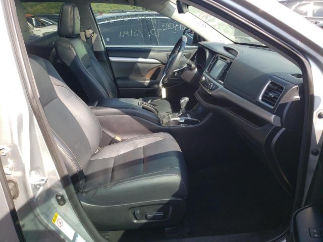 Photo 5 from auction – 2017 TOYOTA HIGHLANDER with VIN 5TDJZRFHXHS375138