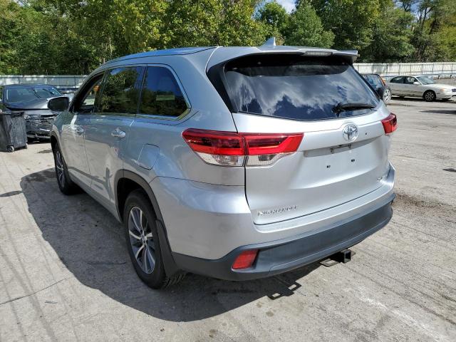 Photo 3 from auction – 2017 TOYOTA HIGHLANDER with VIN 5TDJZRFH5HS436881