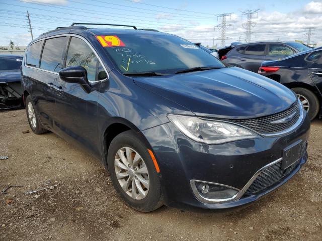 CHRYSLER PACIFICA T 2019 with VIN 2C4RC1FG8KR686533 - Photo from auction