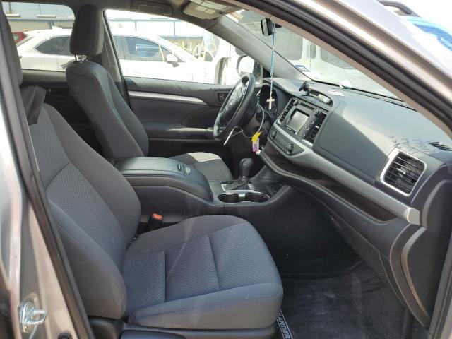 Photo 5 from auction – 2016 TOYOTA HIGHLANDER with VIN 5TDBKRFHXGS265343