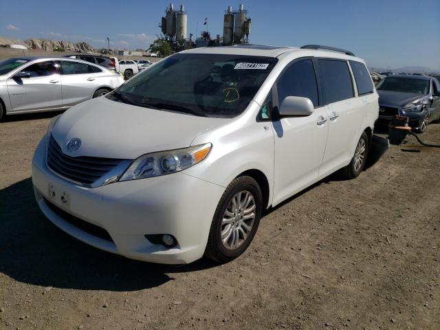 Photo 2 from auction – 2016 TOYOTA SIENNA XLE with VIN 5TDYK3DC0GS694117
