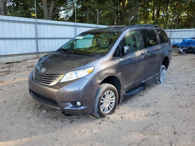 Photo 2 from auction – 2017 TOYOTA SIENNA XLE with VIN 5TDYZ3DC0HS839637