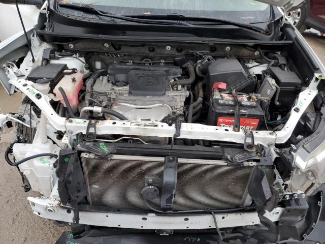 Photo 7 from auction – 2017 TOYOTA RAV4 LE with VIN JTMZFREV0HJ139372