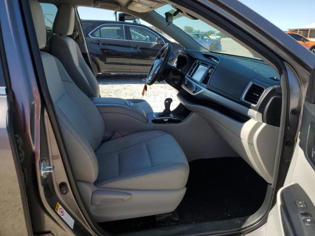 Photo 5 from auction – 2018 TOYOTA HIGHLANDER with VIN 5TDZZRFH0JS250223