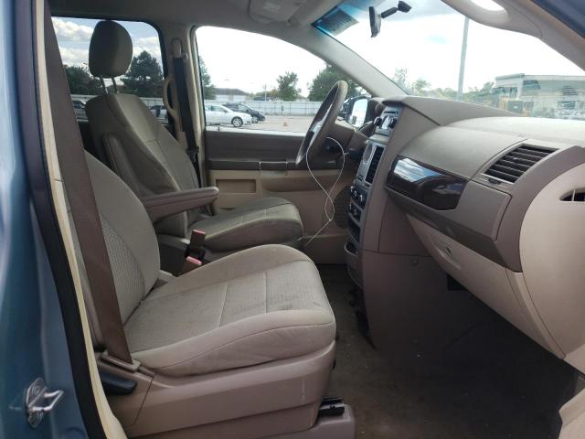 Photo 5 from auction – 2010 CHRYSLER TOWN & COU with VIN 2A4RR4DE1AR142871