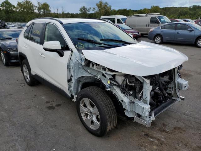 TOYOTA RAV4 XLE 2019 مع رقم تعريف المركبة JTMP1RFV0KD040349 - صورة من المزاد