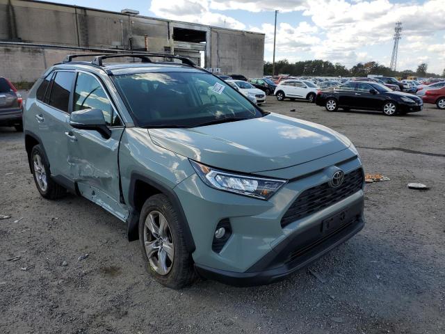 TOYOTA RAV4 XLE 2019 with VIN JTMP1RFV2KD514124 - Photo from auction