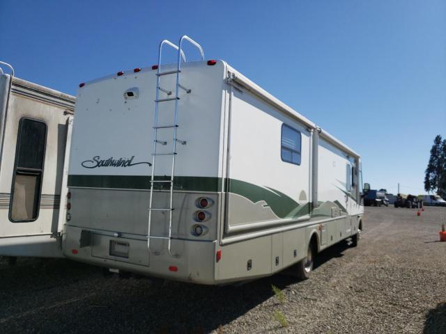 Photo 4 from auction – 2003 WORKHORSE CUSTOM CHASSIS MOTORHOME with VIN 5B4MP67GX33370691