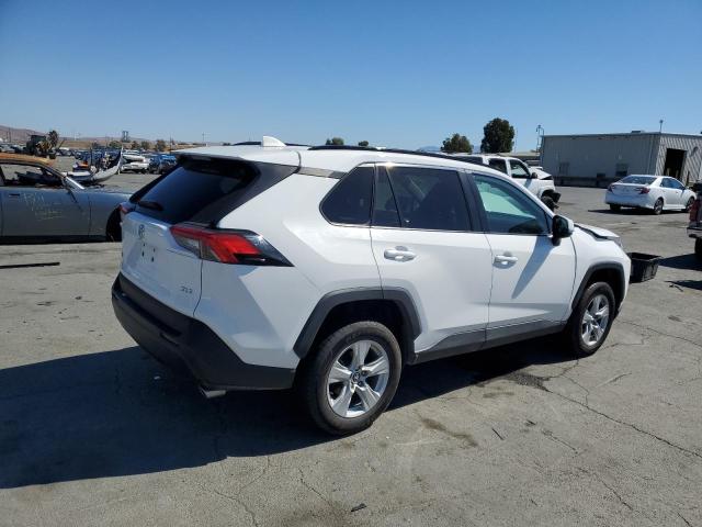 Photo 4 from auction – 2020 TOYOTA RAV4 XLE with VIN 2T3W1RFV3LC045532