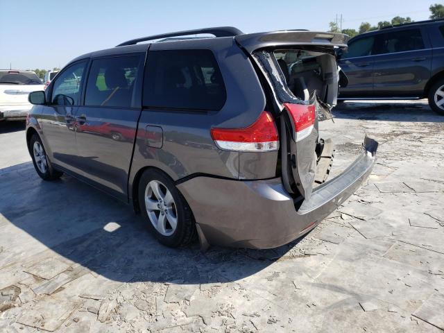 Photo 3 from auction – 2013 TOYOTA SIENNA LE with VIN 5TDKK3DC4DS402325