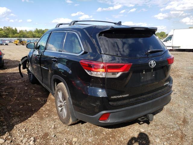 Photo 3 from auction – 2019 TOYOTA HIGHLANDER with VIN 5TDJZRFH3KS608249