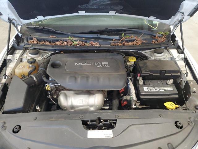 Photo 7 from auction – 2015 CHRYSLER 200 LIMITE with VIN 1C3CCCAB3FN689943