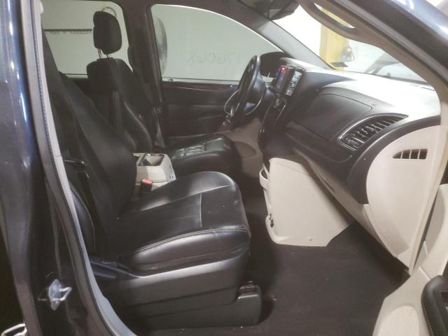 Photo 5 from auction – 2014 CHRYSLER TOWN & COU with VIN 2C4RC1BG1ER434858