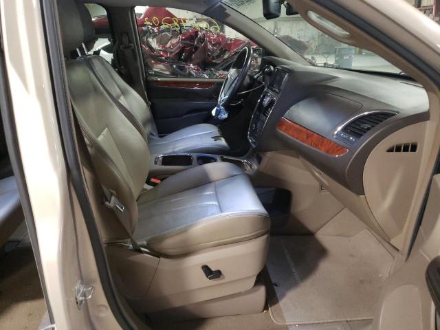 Photo 5 from auction – 2015 CHRYSLER TOWN AND C with VIN 2C4RC1CG7FR521132