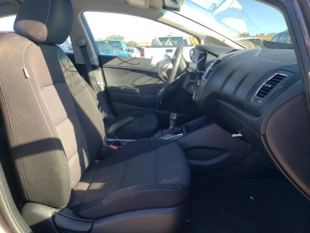 Photo 5 from auction – 2017 KIA FORTE LX with VIN 3KPFK4A76HE149068