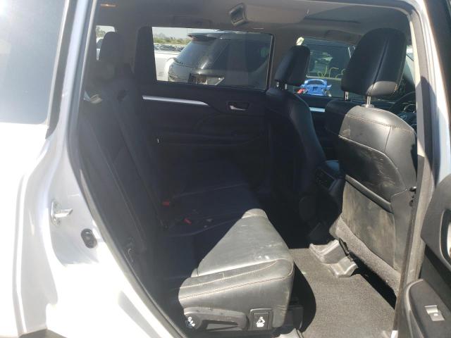 Photo 6 from auction – 2018 TOYOTA HIGHLANDER with VIN 5TDJZRFH3JS852210