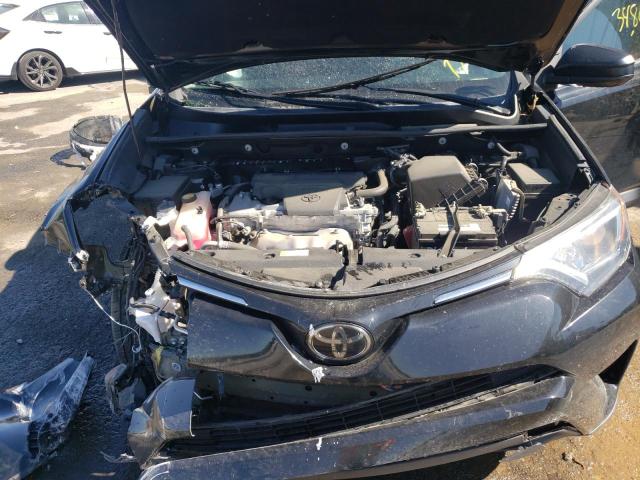 Photo 7 from auction – 2018 TOYOTA RAV4 LE with VIN 2T3ZFREV8JW442214