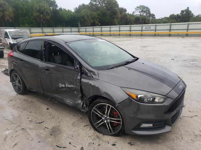 FORD FOCUS ST 2015 with VIN 1FADP3L9XFL259553 - Photo from auction
