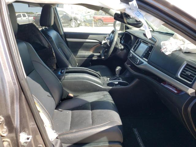Photo 5 from auction – 2019 TOYOTA HIGHLANDER with VIN 5TDKZRFH9KS306890