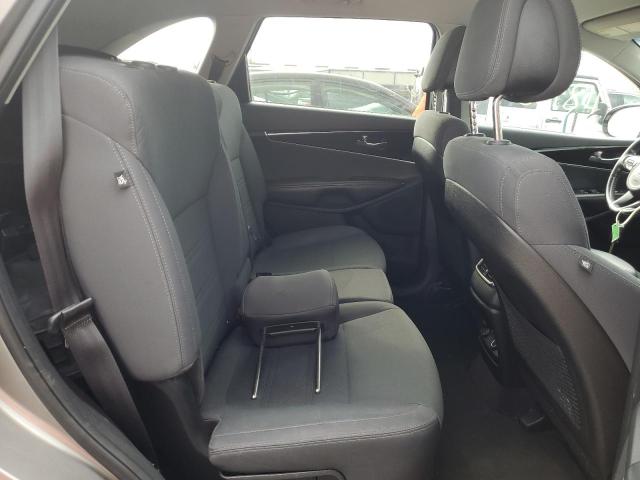 Photo 6 from auction – 2016 KIA SORENTO LX with VIN 5XYPGDA38GG047338