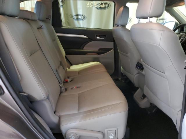 Photo 6 from auction – 2017 TOYOTA HIGHLANDER with VIN 5TDKZRFH3HS512151