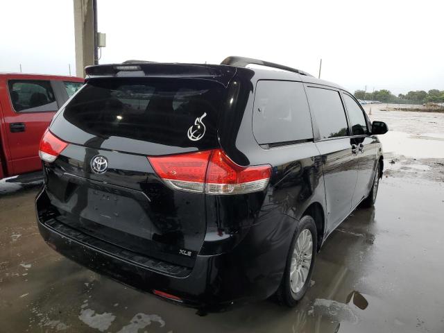 Photo 4 from auction – 2012 TOYOTA SIENNA XLE with VIN 5TDYK3DC8CS257122