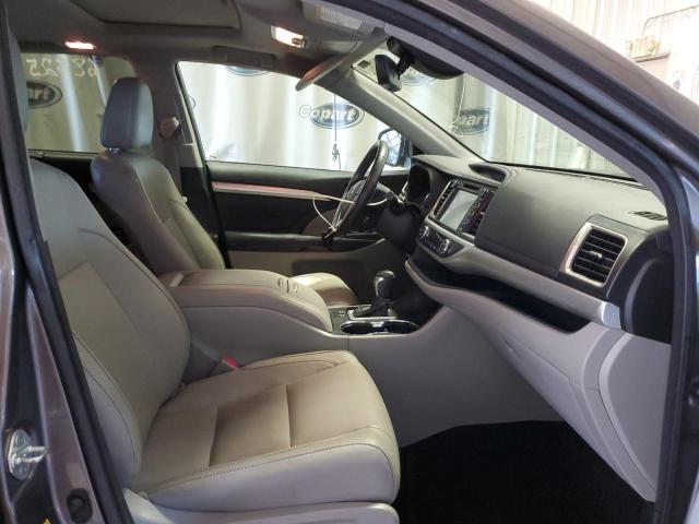 Photo 5 from auction – 2017 TOYOTA HIGHLANDER with VIN 5TDKZRFH3HS512151
