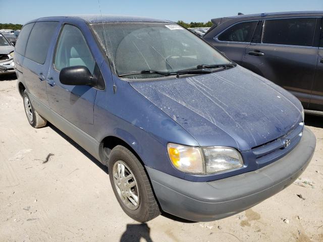 TOYOTA SIENNA CE 2000 with VIN 4T3ZF19C8YU190629 - Photo from auction