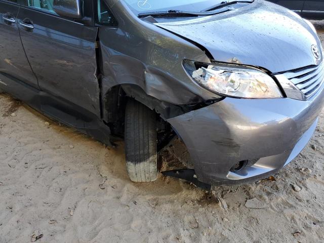 Photo 9 from auction – 2017 TOYOTA SIENNA XLE with VIN 5TDYZ3DC0HS839637