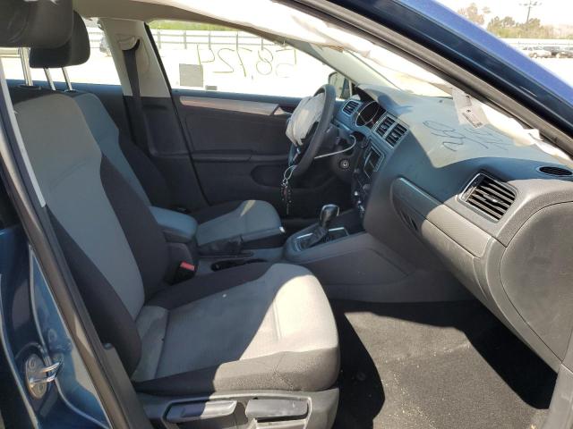 Photo 5 from auction – 2017 VOLKSWAGEN JETTA S with VIN 3VW2B7AJ3HM356130