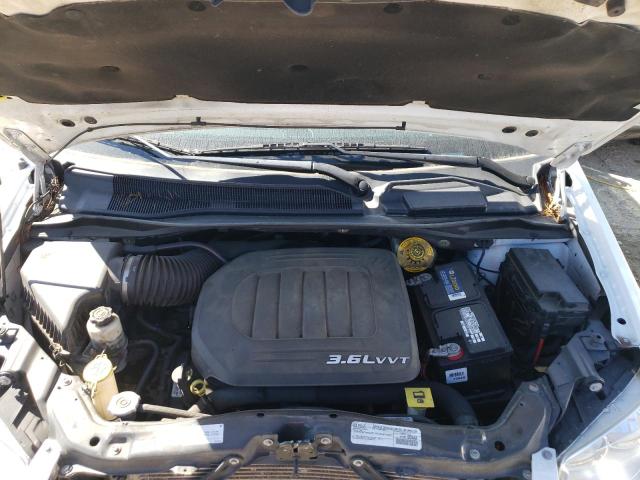 Photo 7 from auction – 2016 CHRYSLER TOWN & COU with VIN 2C4RC1BG2GR292037