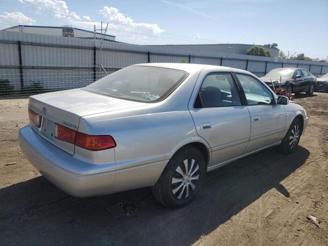 Photo 4 from auction – 2001 TOYOTA CAMRY CE with VIN JT2BG22K810565380