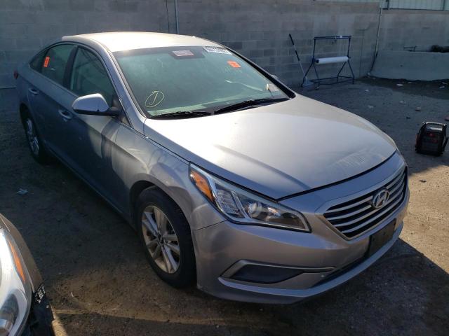 HYUNDAI SONATA SE 2017 with VIN 5NPE24AF3HH453893 - Photo from auction