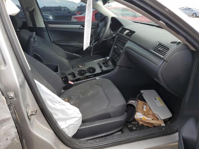 Photo 5 from auction – 2013 VOLKSWAGEN PASSAT S with VIN 1VWAP7A30DC122022