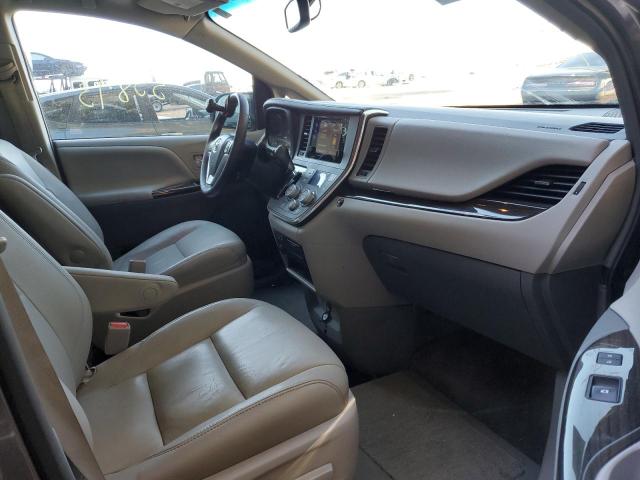 Photo 5 from auction – 2017 TOYOTA SIENNA XLE with VIN 5TDYZ3DC0HS839637