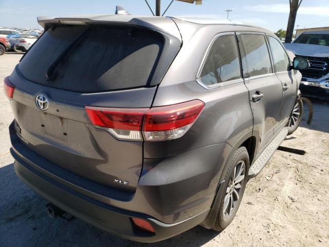 Photo 4 from auction – 2019 TOYOTA HIGHLANDER with VIN 5TDKZRFH9KS306890