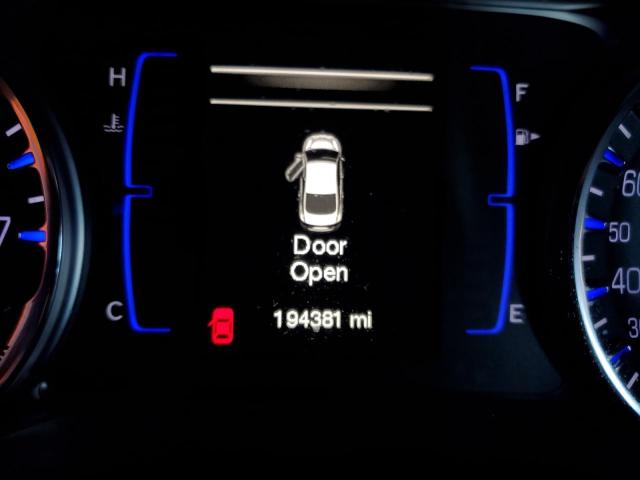 Photo 8 from auction – 2015 CHRYSLER 200 LIMITE with VIN 1C3CCCAB3FN719250