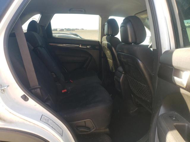 Photo 6 from auction – 2015 KIA SORENTO LX with VIN 5XYKTDA74FG647913