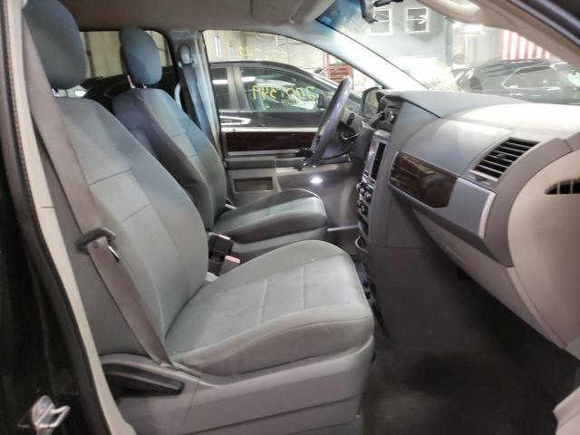 Photo 5 from auction – 2010 CHRYSLER TOWN & COU with VIN 2A4RR5D18AR432057