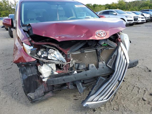 Photo 9 from auction – 2011 TOYOTA SIENNA XLE with VIN 5TDYK3DC4BS044313