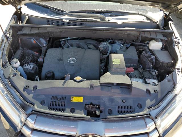 Photo 7 from auction – 2017 TOYOTA HIGHLANDER with VIN 5TDDZRFH2HS400711