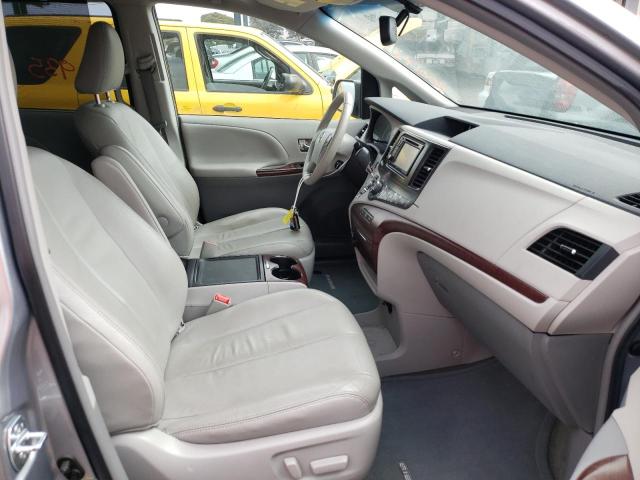 Photo 5 from auction – 2013 TOYOTA SIENNA XLE with VIN 5TDYK3DC3DS401323