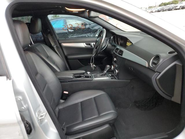 Photo 5 from auction – 2012 MERCEDES-BENZ C 250 with VIN WDDGF4HB1CA635291